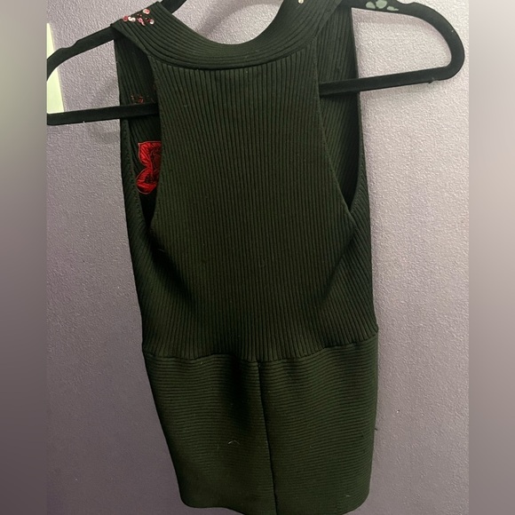 Cache Black red bead sequin floral ribbed sweater sleeveless tank top stretch - Picture 4 of 6